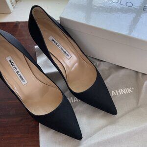 Manolo Blahnik 38 Black Heels Pumps Shoes Stiletto